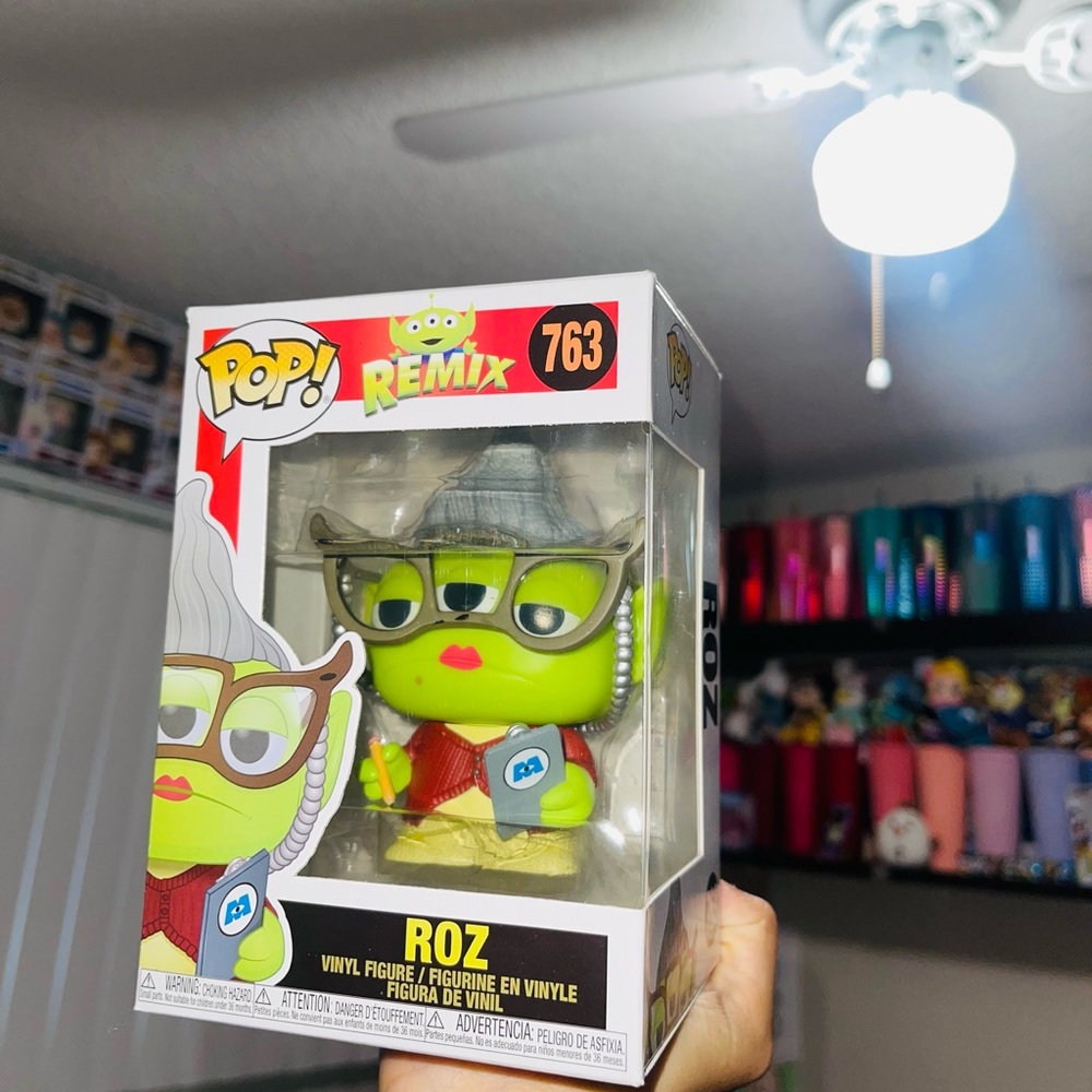 Funko pop alien roz